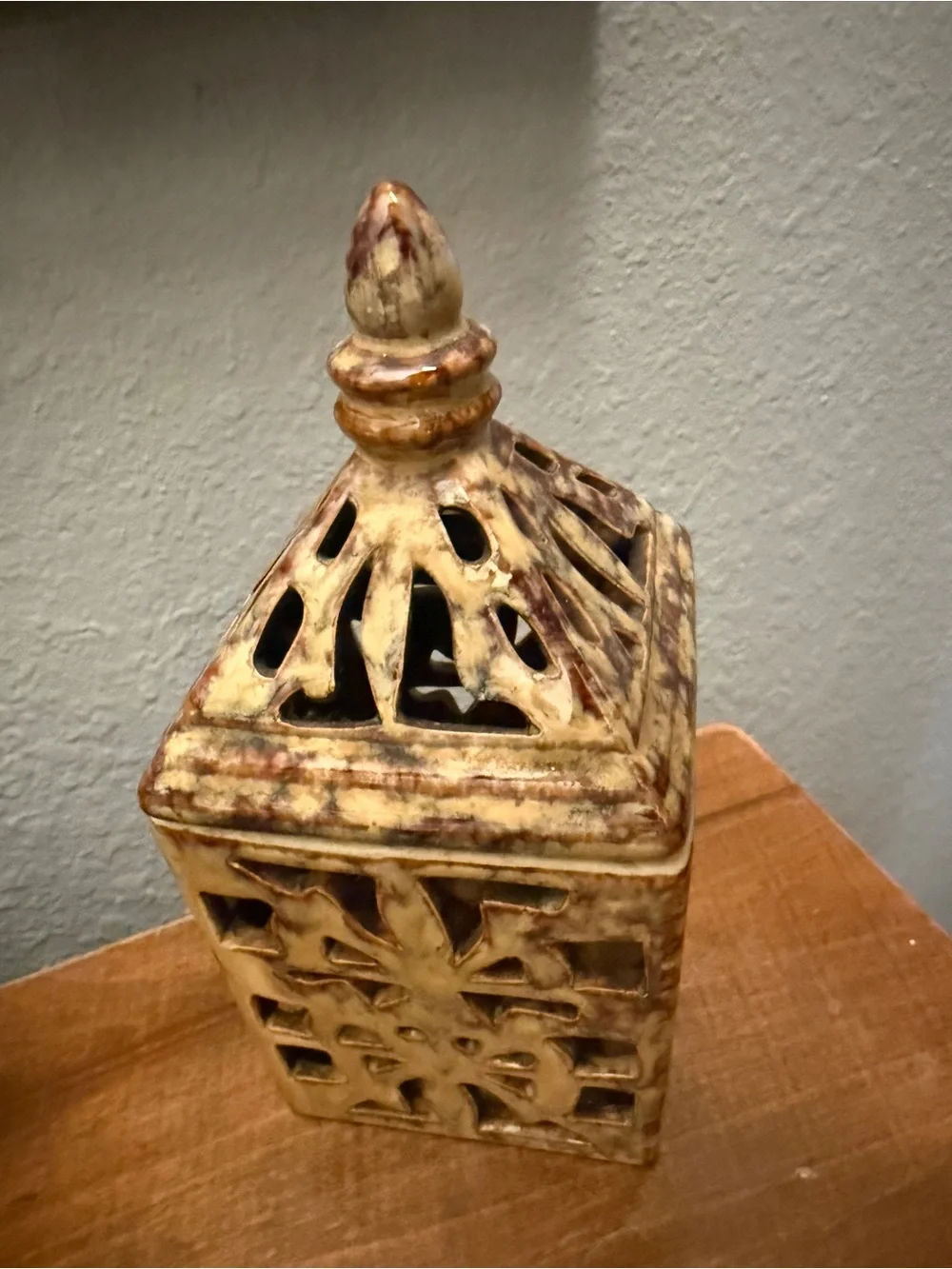 Pacific Rim Ceramic Lattice Lantern Candle Holder (Pattern 4009-B)